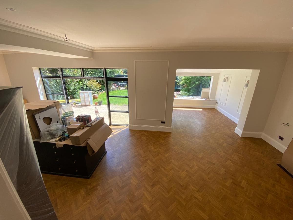 Open plan room, parquet
