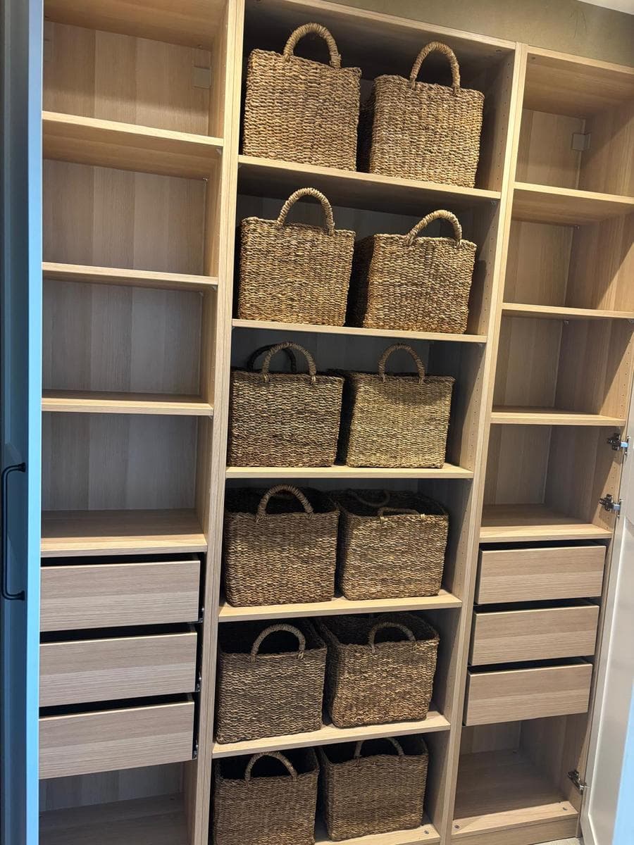 Shelving with baskets, finished