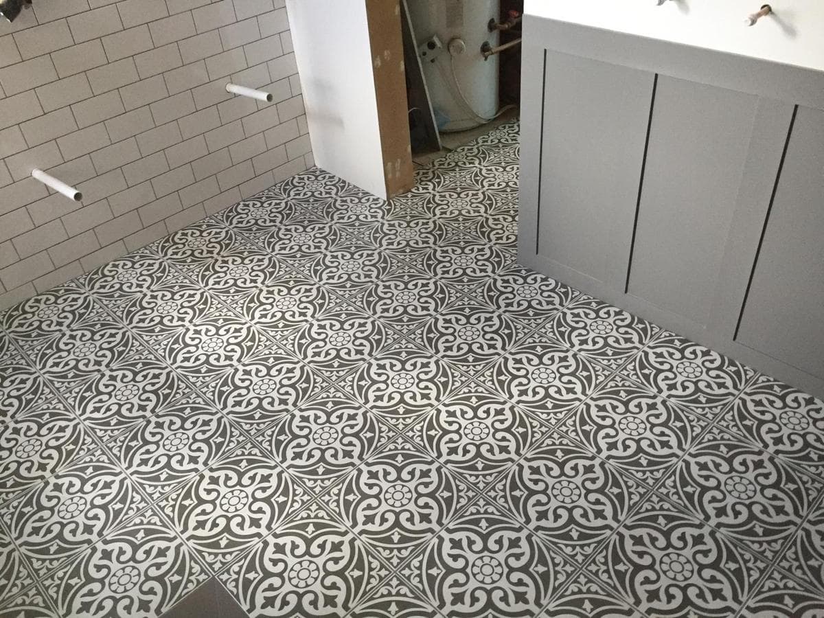 Patterned floor and metro tiles